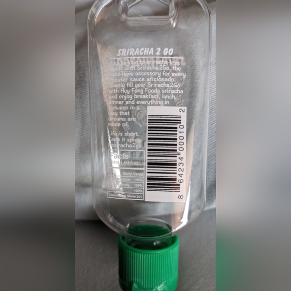 Sriracha 2 Go Keychain 1.69 oz fillable mini sauce bottle BN w/ keyring - Picture 3 of 3